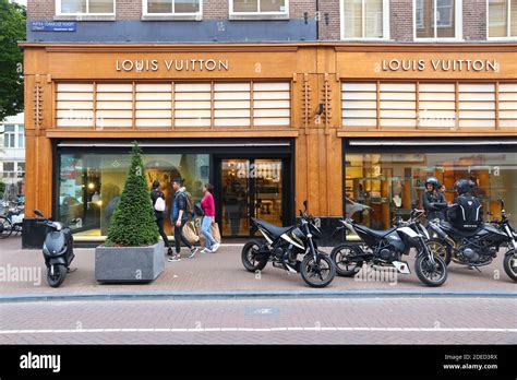 louis vuitton pc hooftstraat|louis vuitton cornelisz hooftstraat.